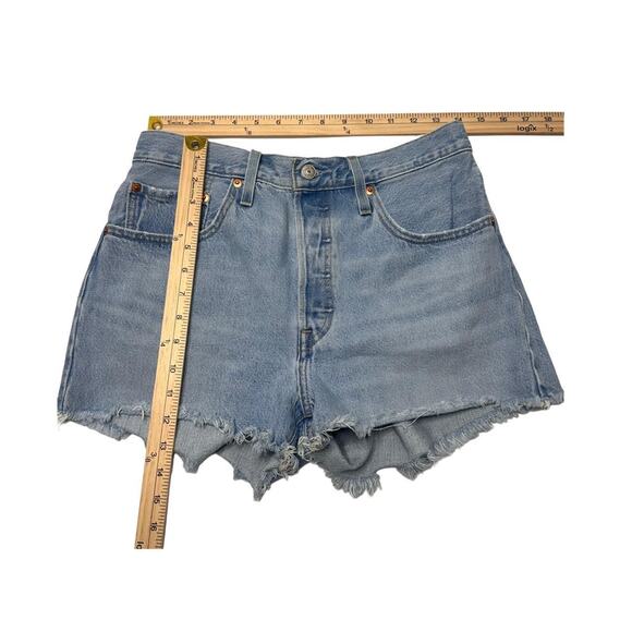 Women’s Levi’s 501 Denim Shorts Waist 30 - Picture 3 of 4